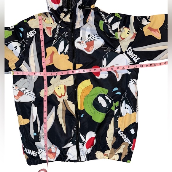MEMBERS ONLY LOONEY TUNES WINDBREAKER - Picture 4 of 7